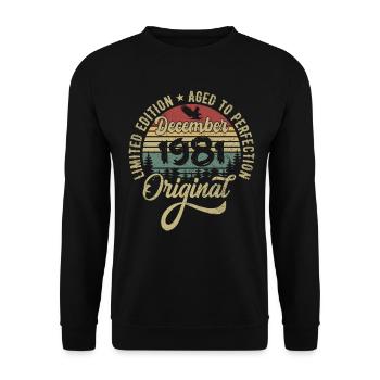 December 1981 - Legend since December 1981 - Unisex Sweatshirt - black - Front - Alina (178cm) & Michal (187cm)