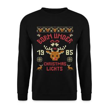 Jahrgang 1985  Geburtstag unter Weihnachtslichtern - Unisex Pullover - Schwarz - Vorne - Alina (178cm) & Michal (187cm)