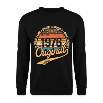 Original 1976 – Vintage Living Legend - Unisex Sweatshirt - black - Front - Alina (178cm) & Michal (187cm)