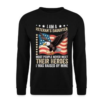 Soldaten Tochter: Helden werden Zuhause erzogen - Unisex Pullover - Schwarz - Vorne - Alina (178cm) & Michal (187cm)