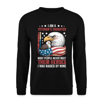 Soldaten Tochter: Helden werden Zuhause erzogen - Unisex Pullover - Schwarz - Vorne - Alina (178cm) & Michal (187cm)