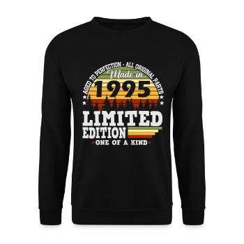 1995 Vintage Birthday Retro Gift - Unisex Sweatshirt - black - Front - Alina (178cm) & Michal (187cm)