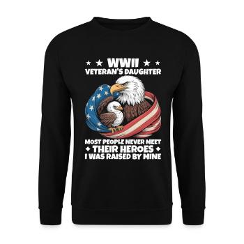 WWII Veteran Tochter Stolz Adler Amerika Flagge - Unisex Pullover - Schwarz - Vorne - Alina (178cm) & Michal (187cm)