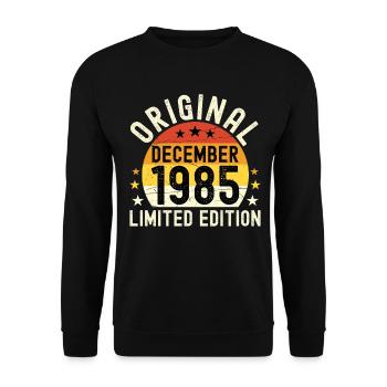 Birthday December 1985 Original Vintage Gift - Unisex Sweatshirt - black - Front - Alina (178cm) & Michal (187cm)