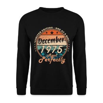 Dezember 1975 - Vintage Authentic Dezember 1975 - Unisex Pullover - Schwarz - Vorne - Alina (178cm) & Michal (187cm)