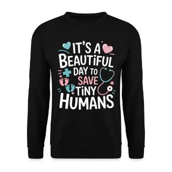 Kleine Helden retten heute - Unisex Pullover - Schwarz - Vorne - Alina (178cm) & Michal (187cm)