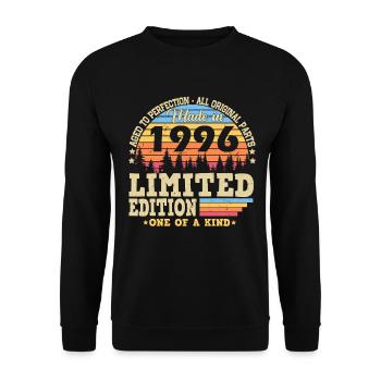 1996 Vintage Vintage Retro Birthday Gift - Unisex Sweatshirt - black - Front - Alina (178cm) & Michal (187cm)