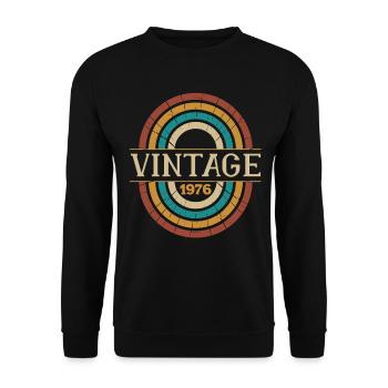 Vintage Geburtstagsgeschenk 1976 Retro Geboren 1976 - Unisex Pullover - Schwarz - Vorne - Alina (178cm) & Michal (187cm)