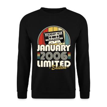 Retro-Geburtstagsgeschenk im Januar 2006 - Unisex Pullover - Schwarz - Vorne - Alina (178cm) & Michal (187cm)