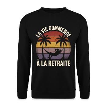 Das Leben im Ruhestand beginnt – Männerhumor - Unisex Pullover - Schwarz - Vorne - Alina (178cm) & Michal (187cm)