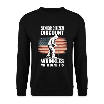 Senior Discount Retirement Humor - Unisex Sweatshirt - black - Front - Alina (178cm) & Michal (187cm)