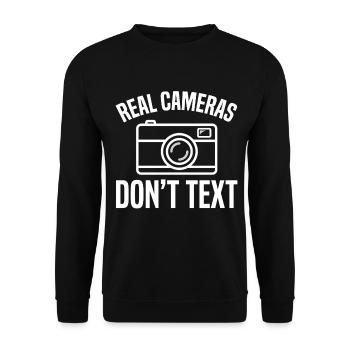 Real Cameras Don’t Text Design - Unisex Pullover - Schwarz - Vorne - Alina (178cm) & Michal (187cm)