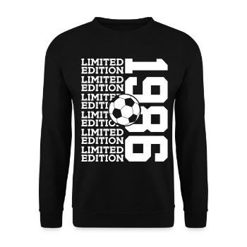 ÉDITION LIMITÉE FOOTBALL 1986 40E ANNIVERSAIRE - Sweat-shirt Unisexe - noir - Devant - Alina (178cm) & Michal (187cm)