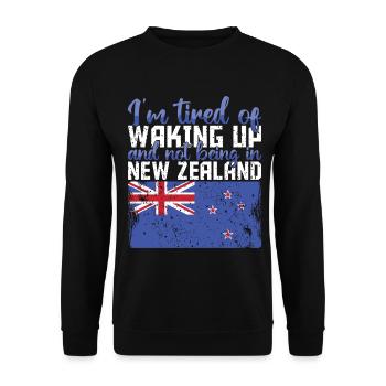 Müde vom Aufwachen ohne Neuseeland zu sein - Unisex Pullover - Schwarz - Vorne - Alina (178cm) & Michal (187cm)