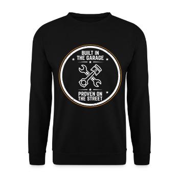 Garage Schrauber Emblem Built In The Garage - Unisex Pullover - Schwarz - Vorne - Alina (178cm) & Michal (187cm)