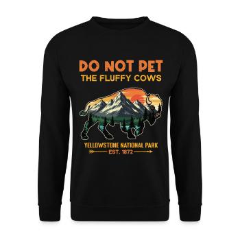 Yellowstone-Nationalpark Flauschige Kuh-Büffel - Unisex Pullover - Schwarz - Vorne - Alina (178cm) & Michal (187cm)