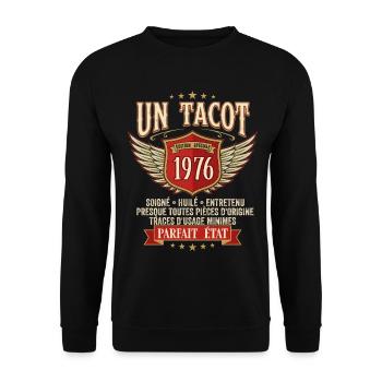 Jahrgang 1976 Un Tacot Geburtstag - Unisex Pullover - Schwarz - Vorne - Alina (178cm) & Michal (187cm)