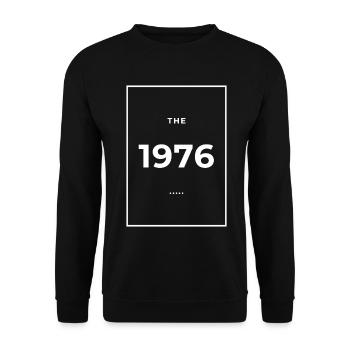 1976 – Legendär seit 1976 Limitierte Edition 1976 - Unisex Pullover - Schwarz - Vorne - Alina (178cm) & Michal (187cm)