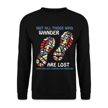 Not All Who Wander – Feuerholz Fun - Unisex Pullover - Schwarz - Vorne - Alina (178cm) & Michal (187cm)