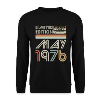 Best of May 1976 Kassette | Limited Edition - Unisex Pullover - Schwarz - Vorne - Alina (178cm) & Michal (187cm)