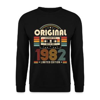 44e anniversaire Gift Man Cassette Best of 1982 - Sweat-shirt Unisexe - noir - Devant - Alina (178cm) & Michal (187cm)