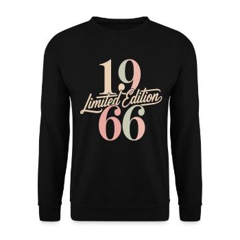 Jahrgang 1966 Limited Edition Retro - Unisex Pullover - Schwarz - Vorne - Alina (178cm) & Michal (187cm)