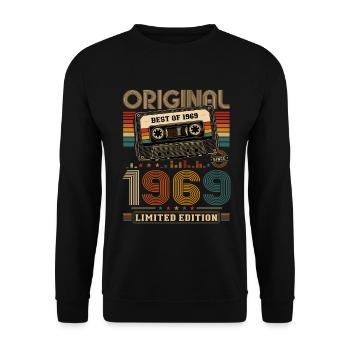 57e anniversaire Gift Man Cassette Best of 1969 - Sweat-shirt Unisexe - noir - Devant - Alina (178cm) & Michal (187cm)