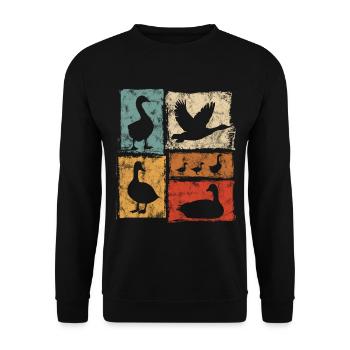 Geese In Motion - Retro Farm Graphic - Unisex Sweatshirt - black - Front - Alina (178cm) & Michal (187cm)