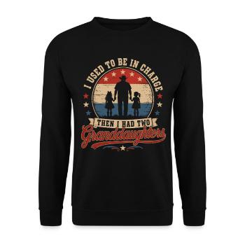 Opa Humor 2 Enkelinnen | Retro - Unisex Pullover - Schwarz - Vorne - Alina (178cm) & Michal (187cm)