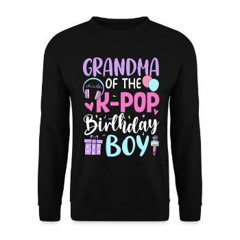 Grandma of The K-Pop Birthday Boy - Unisex Pullover - Schwarz - Vorne - Alina (178cm) & Michal (187cm)