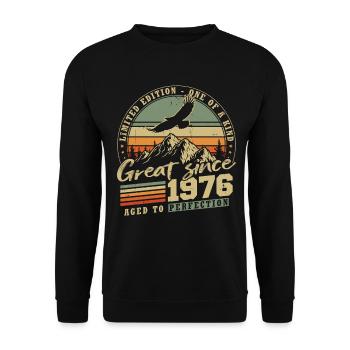 1976 Vintage Vintage Anniversaire Rétro - Sweat-shirt Unisexe - noir - Devant - Alina (178cm) & Michal (187cm)