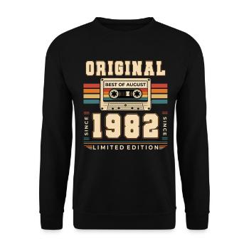 44th Birthday Gift August Vintage 1982 - Unisex Sweatshirt - black - Front - Alina (178cm) & Michal (187cm)