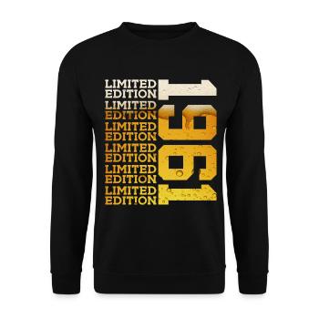 LIMITED EDITION 1961 BEER 65TH BIRTHDAY - Unisex Sweatshirt - black - Front - Alina (178cm) & Michal (187cm)