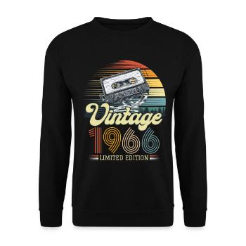 60-jähriges Jubiläum 60 Jahre 1966 Vintage-Kassettenkassette - Unisex Pullover - Schwarz - Vorne - Alina (178cm) & Michal (187cm)