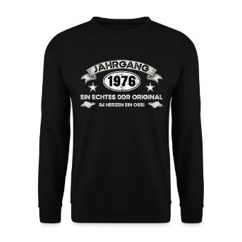 Jahrgang 1976 DDR 45. Geburtstag Ostdeutschland - Unisex Pullover - Schwarz - Vorne - Alina (178cm) & Michal (187cm)