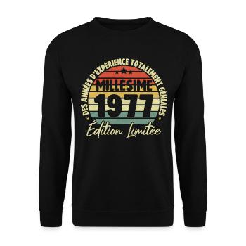 Cadeau D'anniversaire Millésime Fabriqué en 1977 - Sweat-shirt Unisexe - noir - Devant - Alina (178cm) & Michal (187cm)