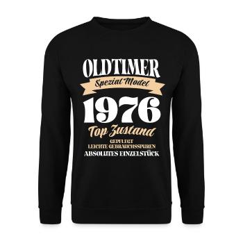 Oldtimer Spezial Model Gepflegt Top Jahrgang 1976 - Unisex Pullover - Schwarz - Vorne - Alina (178cm) & Michal (187cm)