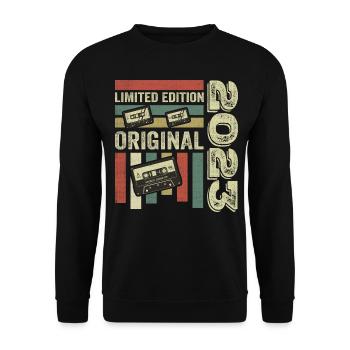 Vintage 2023 - Retro Birthday Quote 2023 - Unisex Sweatshirt - black - Front - Alina (178cm) & Michal (187cm)
