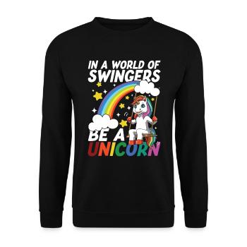 In A World Of Swingers Be A Unicorn für Einhorn - Unisex Pullover - Schwarz - Vorne - Alina (178cm) & Michal (187cm)