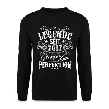 Legende Seit 2017 Gereift Zur Perfektion, Geschenk - Unisex Pullover - Schwarz - Vorne - Alina (178cm) & Michal (187cm)