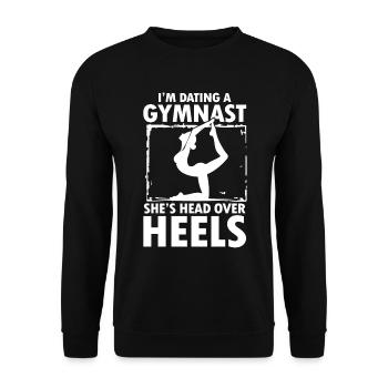 I'm Dating A Gymnast She's Head Over Heels - Unisex Pullover - Schwarz - Vorne - Alina (178cm) & Michal (187cm)