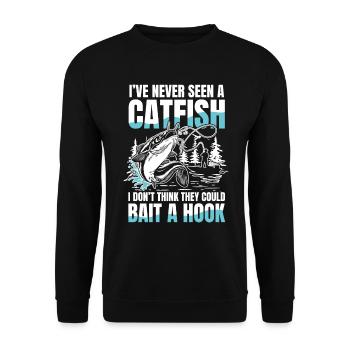 I've Never Seen a Catfish für eine Anglerin - Unisex Pullover - Schwarz - Vorne - Alina (178cm) & Michal (187cm)