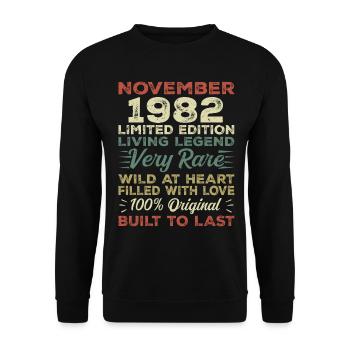Legend Since November 1982 Vintage November 1982 - Unisex Sweatshirt - black - Front - Alina (178cm) & Michal (187cm)