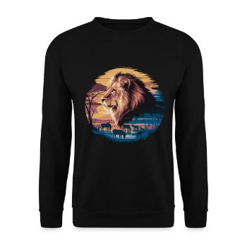 Löwe in der Wüste mit Zebras und Antilopen bei - Unisex Pullover - Schwarz - Vorne - Alina (178cm) & Michal (187cm)