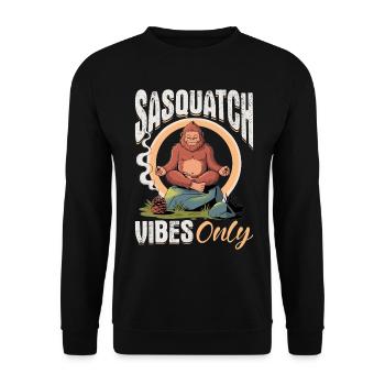 Bigfoot Sasquatch - Unisex Pullover - Schwarz - Vorne - Alina (178cm) & Michal (187cm)