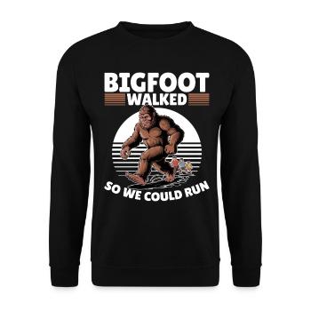 Bigfoot Sasquatch - Unisex Pullover - Schwarz - Vorne - Alina (178cm) & Michal (187cm)