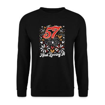 57. Geburtstag 57 und liebt es - Unisex Pullover - Schwarz - Vorne - Alina (178cm) & Michal (187cm)