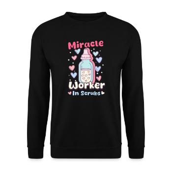 L&D-Krankenschwester Wundertäterin in Kitteln - Unisex Pullover - Schwarz - Vorne - Alina (178cm) & Michal (187cm)