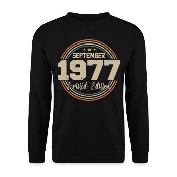September Birthday Gift 1977 - Unisex Sweatshirt - black - Front - Alina (178cm) & Michal (187cm)
