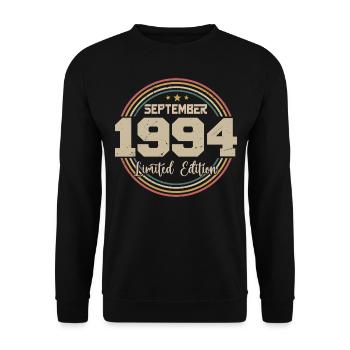 Geburtstagsgeschenk im September 1994 - Unisex Pullover - Schwarz - Vorne - Alina (178cm) & Michal (187cm)